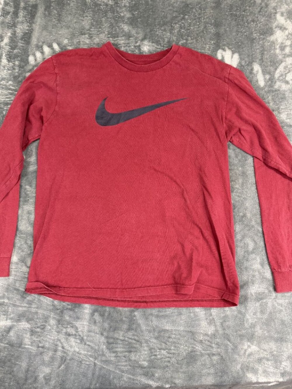 Nike Mens Red Long-Sleeve Shirt Black Swoosh Logo Size M